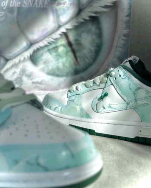 Nikee Dunk Low Year Of Snake