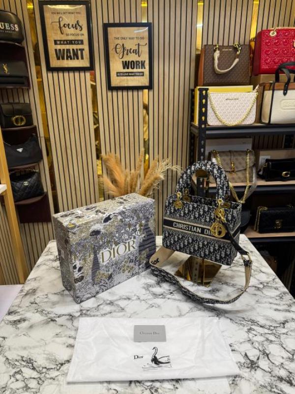 Christian_Dior_Lady_Oblique_Canvas_Premium_Quality_(Black-0889)