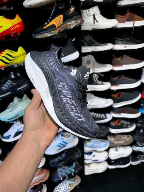 SKECHERSS GO RUN SPEED BEAST BLACK