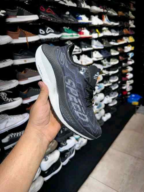 SKECHERSS GO RUN SPEED BEAST BLACK
