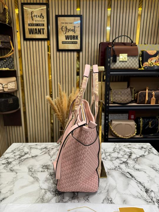 MICHAEL KOR_S MAEVE SIGNATURE LOGO SMALL CONVERTIBLE OPEN TOTE WITH DUST BAG (PINK) (V-22314)