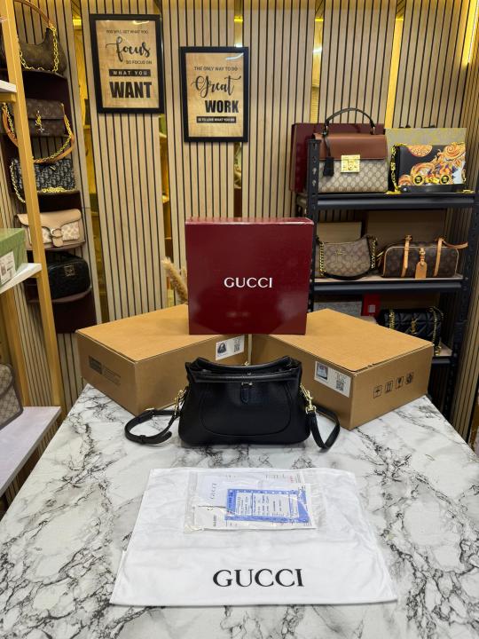 Gucc_i Softbit Medium Top Handle Bag With Double Box And Dust Bag (Black-161)