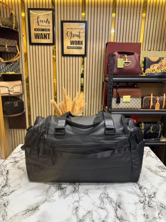 Calvin Klei_n Premium Travel Duffle Bag in Matte Black (Z0866)