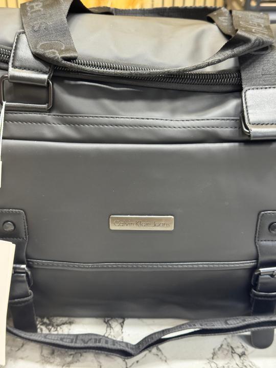 Calvin Klei_n Premium Travel Duffle Bag in Matte Black (Z0866)