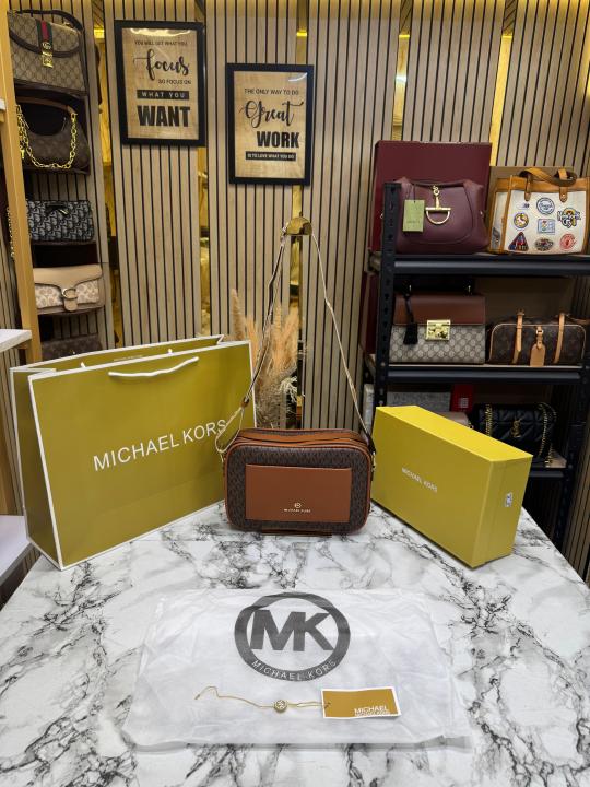 Michael Kor_s Maeve Shoulder Bag With Box  And Dust Bag Including Carry Bag (Brown)