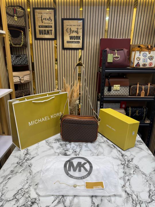Michael Kor_s Maeve Shoulder Bag With Box  And Dust Bag Including Carry Bag (Brown)