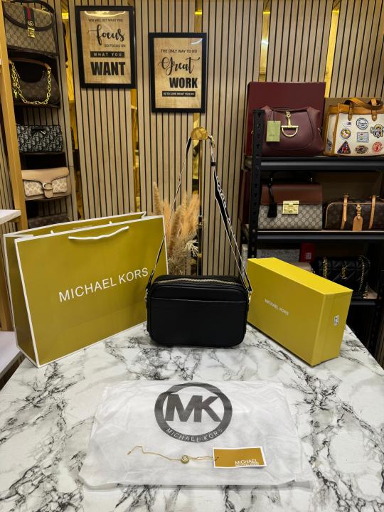 Michael Kor_s Maeve Shoulder Bag With Box  And Dust Bag Including Carry Bag (Black)