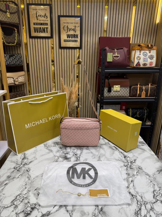 Michael Kor_s Maeve Shoulder Bag With Box  And Dust Bag Including Carry Bag (Pink)
