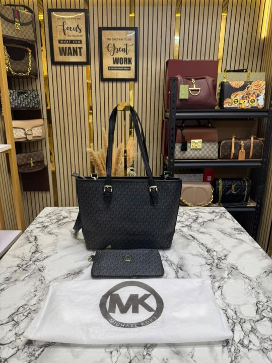 Michael Kor_s Jet Set Travel Signature Logo Tote Bag (Black)