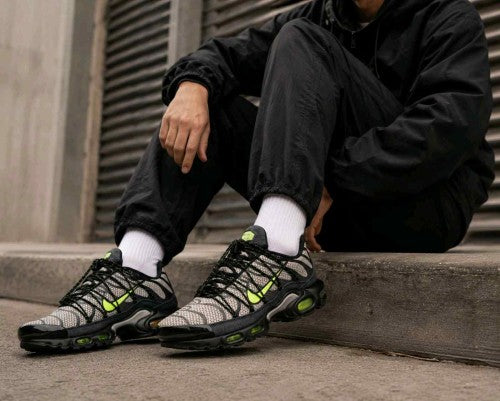 Nikee Airmax Plus Utility Tan Volt