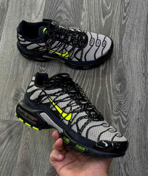 Nikee Airmax Plus Utility Tan Volt