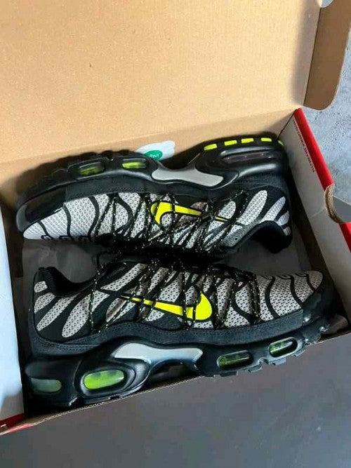 Nikee Airmax Plus Utility Tan Volt