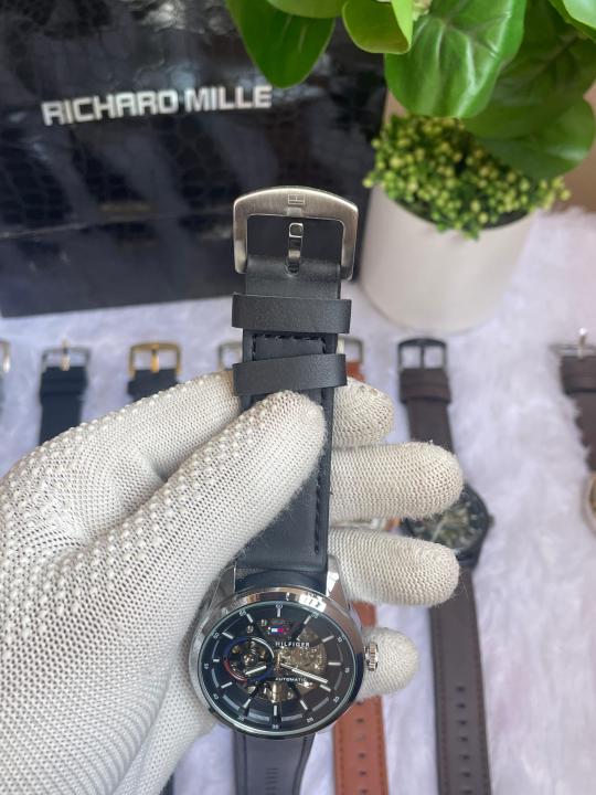 Tommyy  Hilfiger Automatic Leather Belt Black Silver Black AT143
