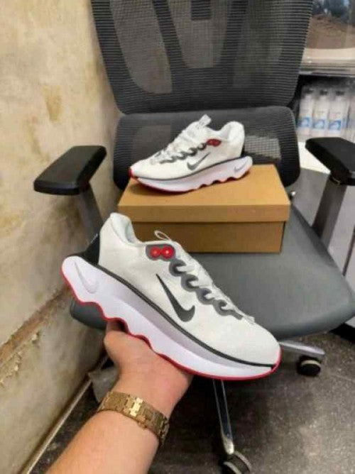 Nikee Zoom Motiva Training White