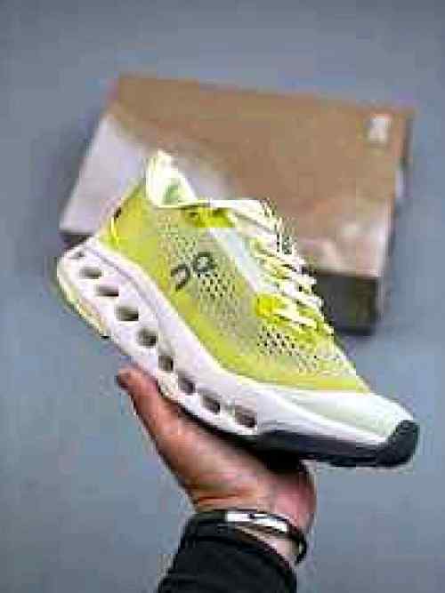 On Cloud Running Cloudsurfer Trail 2 Ivory Lime