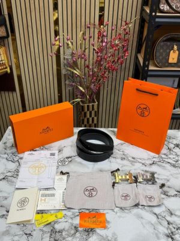 HERME_S BELT COMBO  WITH CARRY BAG AND DUST BAG WITH CARD AND BILL WITH OG BOX HS-10