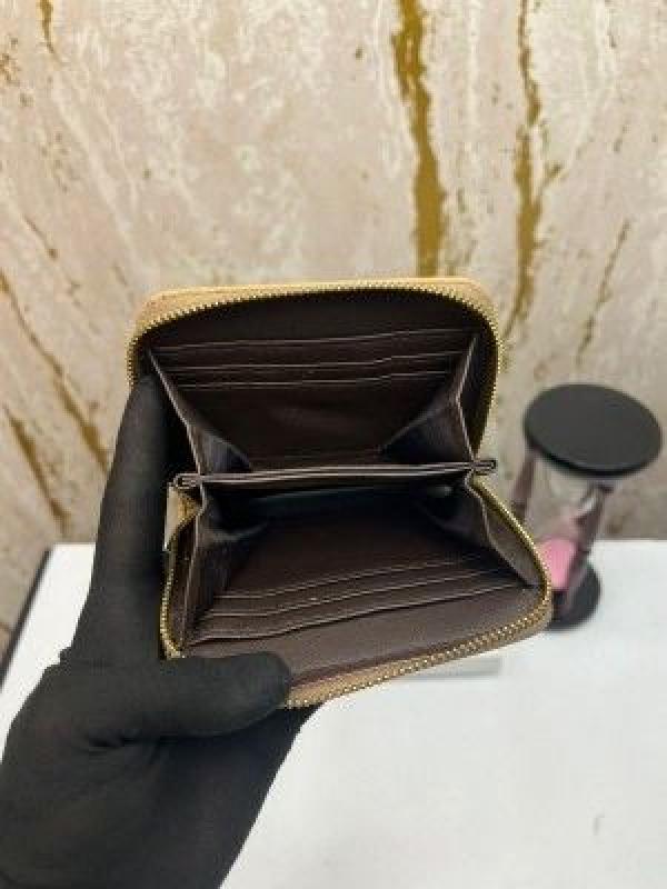 Channel PREMIUM ZIPPY WALLET DAMAGE BOX (206-APRICOT)