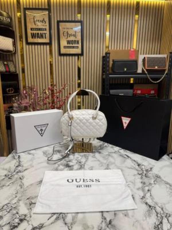 Guess Eco Rianee Shoulder Bag With Box And Dust Bag Including Carry Bag (White)