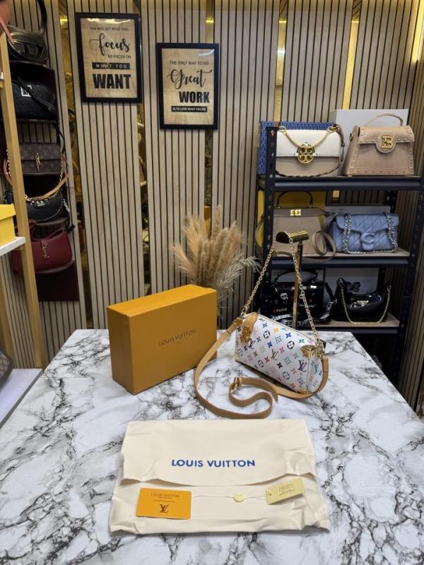 Loui_s Vuitton X Takashi Side Trunk Premium Quality With Box And Dust Bag (13147) (White-Flower)