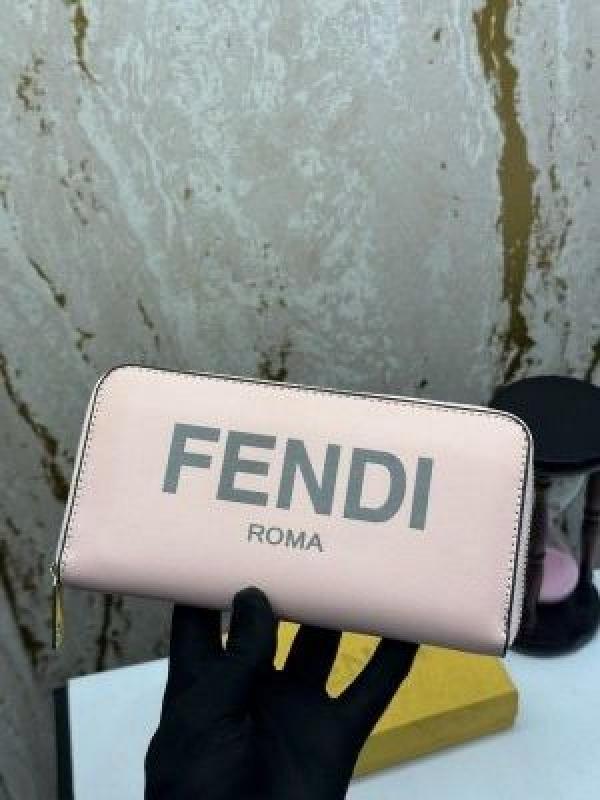 FEND_I PREMIUM WALLET 1017 no on box 5