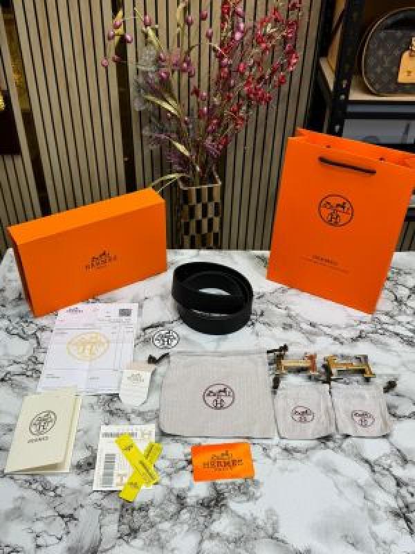 HERME_S BELT COMBO  WITH CARRY BAG AND DUST BAG WITH CARD AND BILL WITH OG BOX HS-4