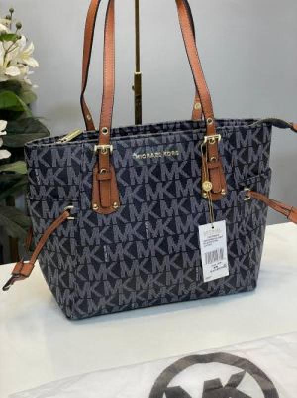 Michae_l Kors Voyager Tote Bag With Dust Bag (Black-4616)