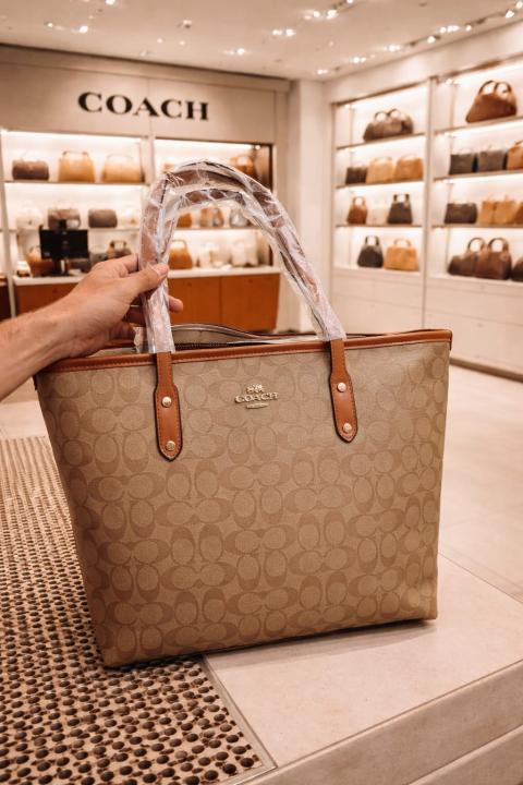 Coac_h City Tote In Signature Canvas With Dust Bag (Apricot-Brown)
