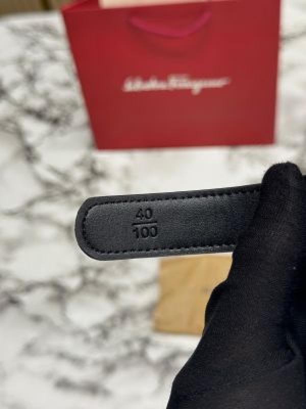 Salvator.epremium belt with box and dustybag (f42-red)