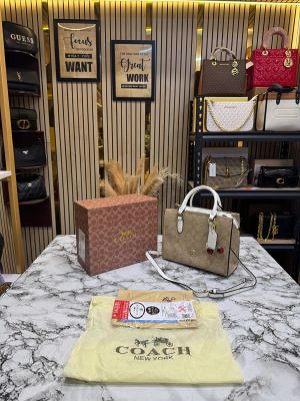 Coac_h Maggie Medium Leather Tote Bag In Blocked Signature Canvas With Box And Dust Bag (White-7933)