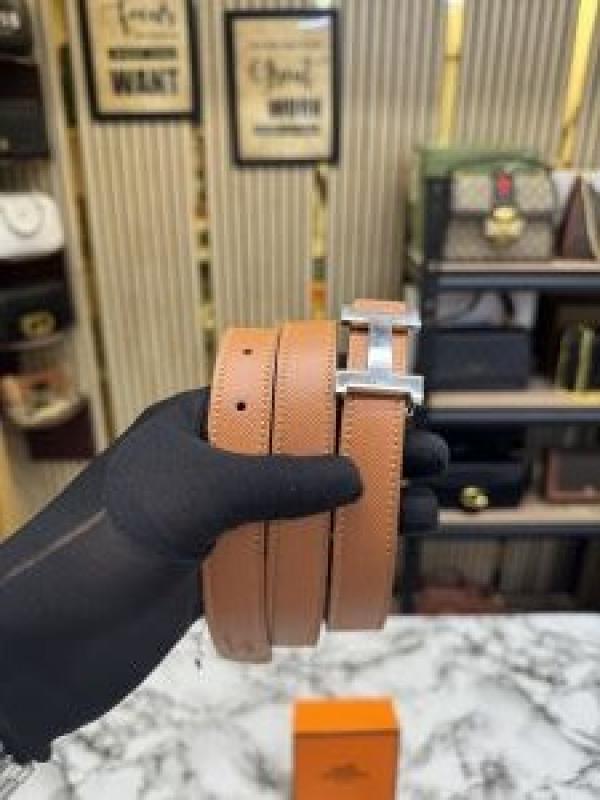 HERME_S PREMIUM BELT WITH OG BOX DUST TAN H50