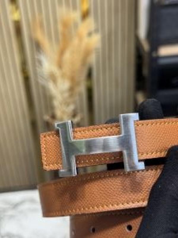HERME_S PREMIUM BELT WITH OG BOX DUST TAN H50