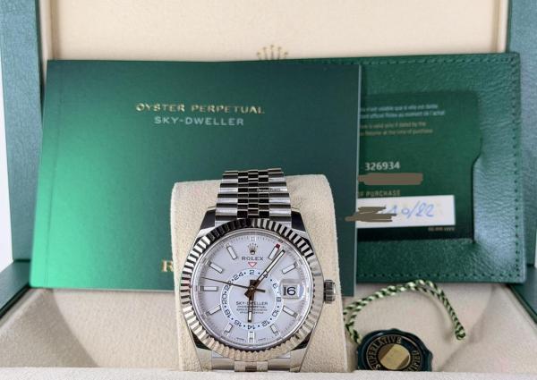 Role_x Oyster perpetual Sky Dweller  Z-R Premium