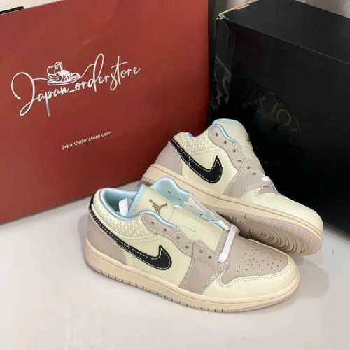 Nikee jordan retro 1low se sanddrift glacier blue