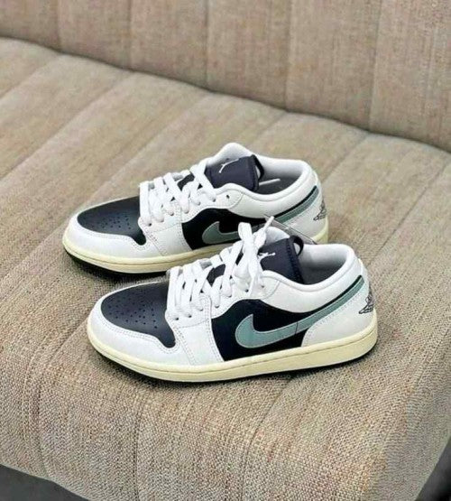 Nikee Air Jordan Retro 1 Low Jade Smoke
