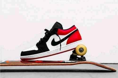 nikee jordan retro 1 low BLACK TOE