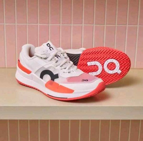 On Cloud Running The Roger Pro 2 White Flame