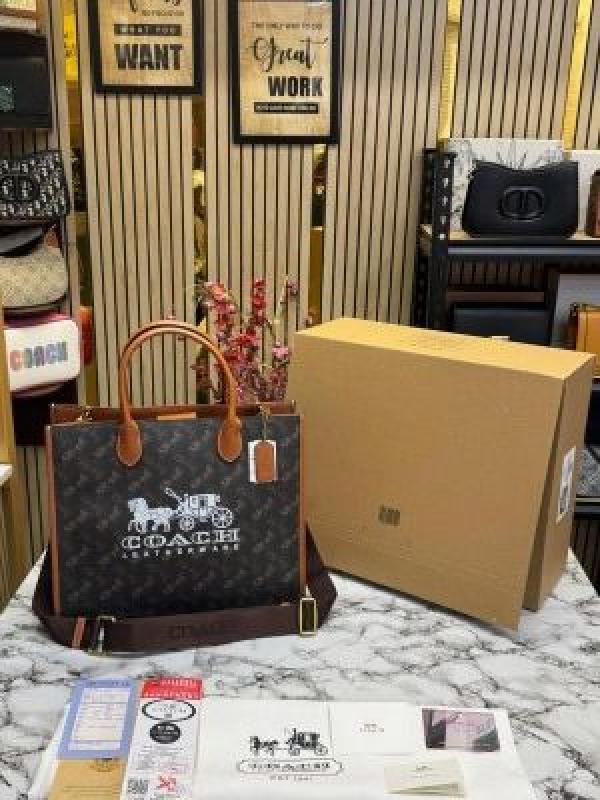 Coac_h_Ace_Tote_Bag_Carryall_With_Box_And_Dust_Bag_(6797-Horseferry)