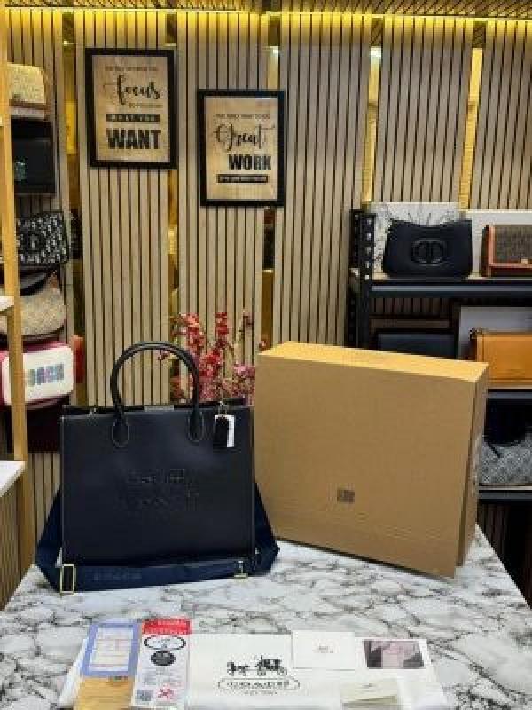 Coac_h Ace_Tote_Bag_Carryall_With_Box_And_Dust_Bag_(Black)