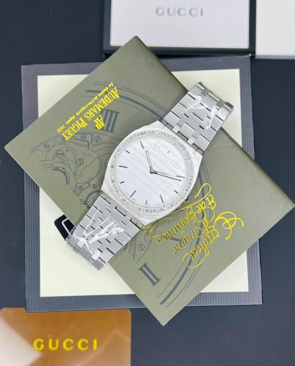 GUCC_CI WATCH M-277