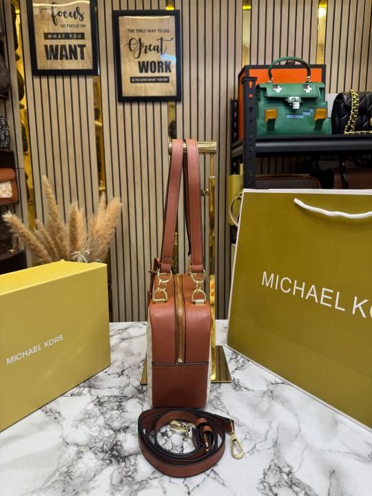 Michael Kor_s Jet Set Medium Camera Crossbody Bag With Box And Dust Bag Including Carry Bag (Beige)