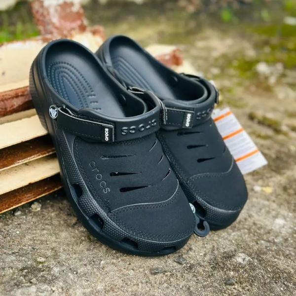 Croc  Yukon Vista Black Clog 652