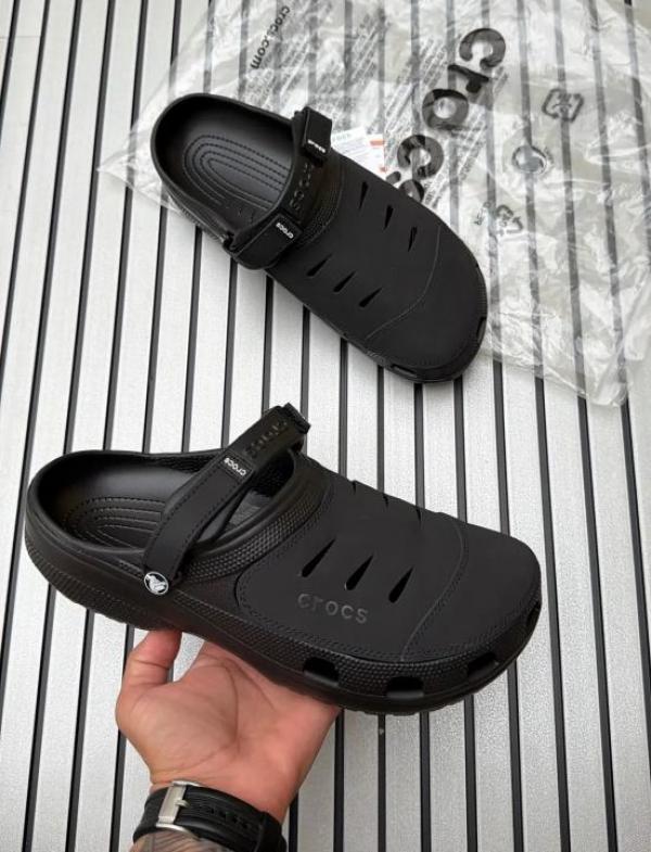 Croc  Yukon Vista Black Clog 652