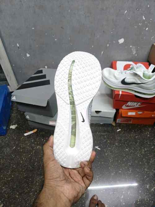 Nikee Air Zoom Pegasus Premium Running