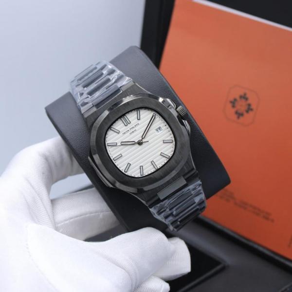 Patek Philipp Nautius Quartz Black silver Dial