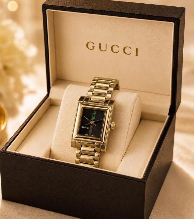 GucciWomen Square G Frame Gold Black
