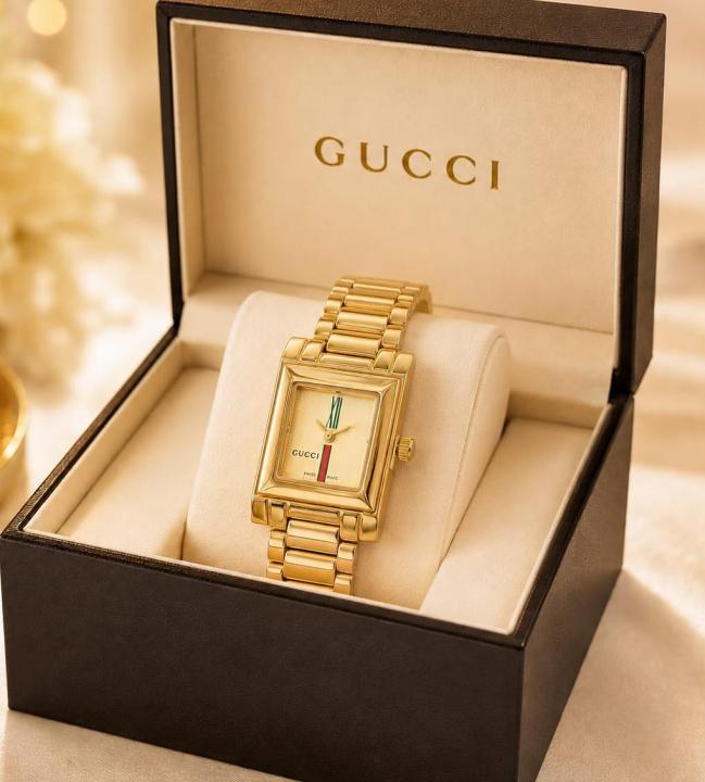 GucciWomen Square G Frame Gold