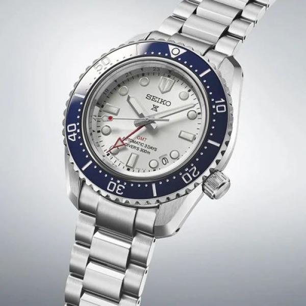 Seik o Prospex GMT White Blue W426
