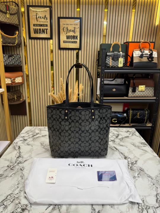 Coac_h City Tote Signature Canvas Tote Bag Including Pouch And Dust Bag (Black) (8020)