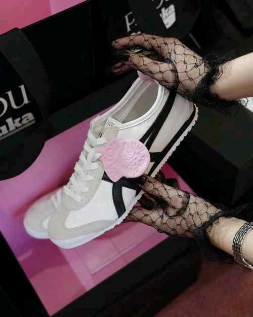 Patou X Onitsukaa Tiger Mexico 66 WHITEBLACK for her