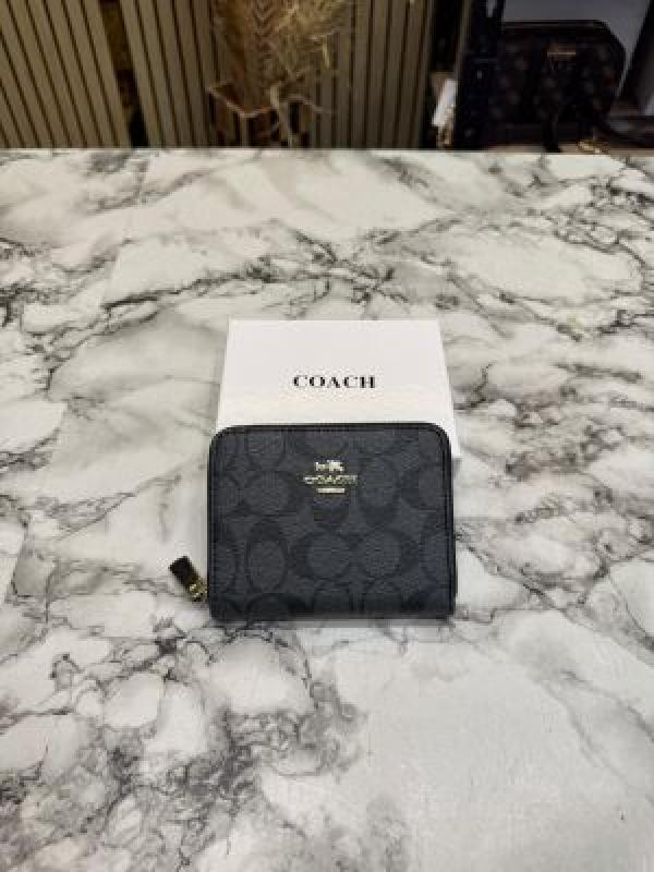 Coac_h Signature Monogram Zip-around Compact Wallet (Black) (60067)
